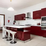 Chic, Modern & Spacious 2br Close To The Sea - *