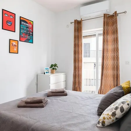 아파트 Chic, Modern & Spacious 2br Close To The Sea - *