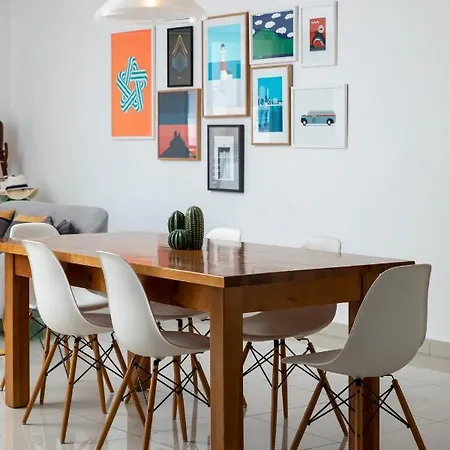 Chic, Modern & Spacious 2br Close To The Sea - דירה מרססקלה