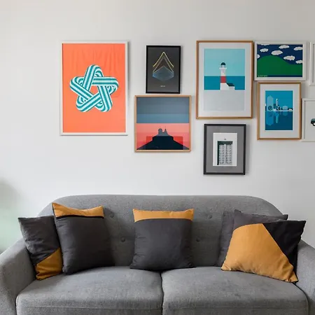 Chic, Modern & Spacious 2br Close To The Sea - *