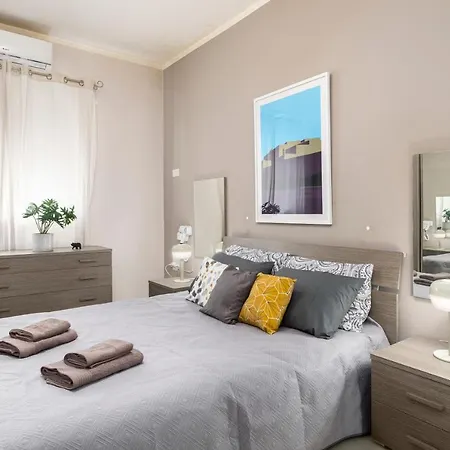 アパート Chic, Modern & Spacious 2br Close To The Sea - マルサスカーラ