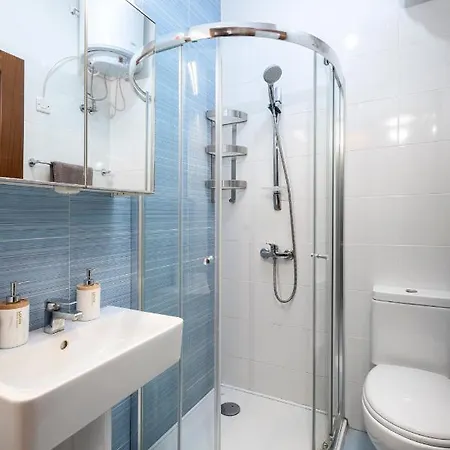 アパート Chic, Modern & Spacious 2br Close To The Sea - マルサスカーラ