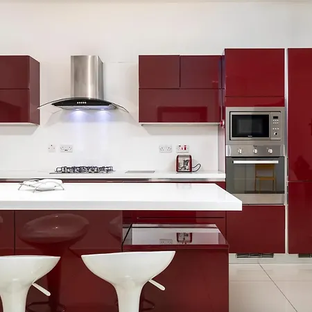 Chic, Modern & Spacious 2br Close To The Sea - アパート *