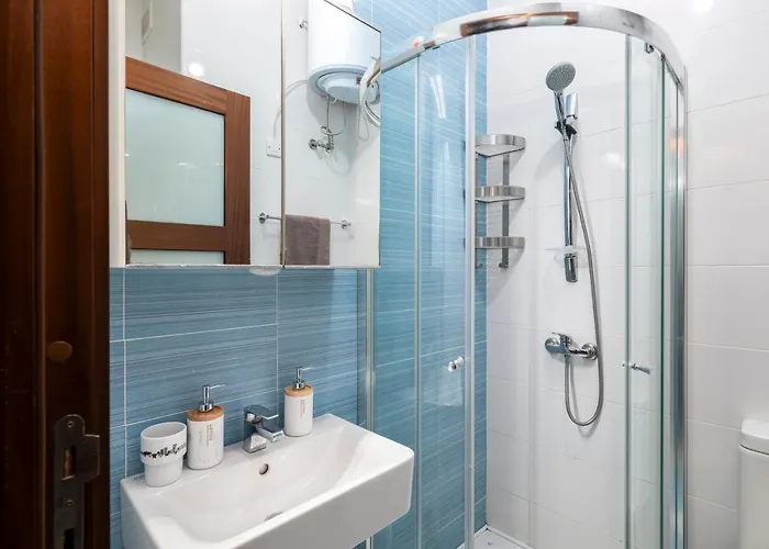 Chic, Modern & Spacious 2br Close To The Sea - Daire *